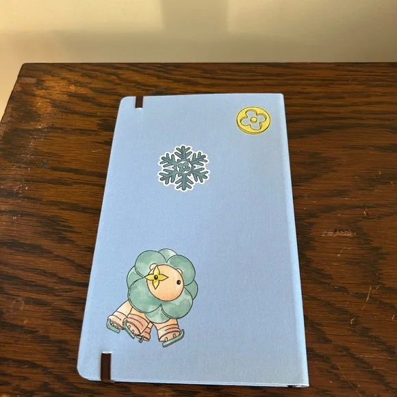 Louis Vuitton Jane New York Notebook with Vivienne as Lady Liberty. - Picture 3 of 7